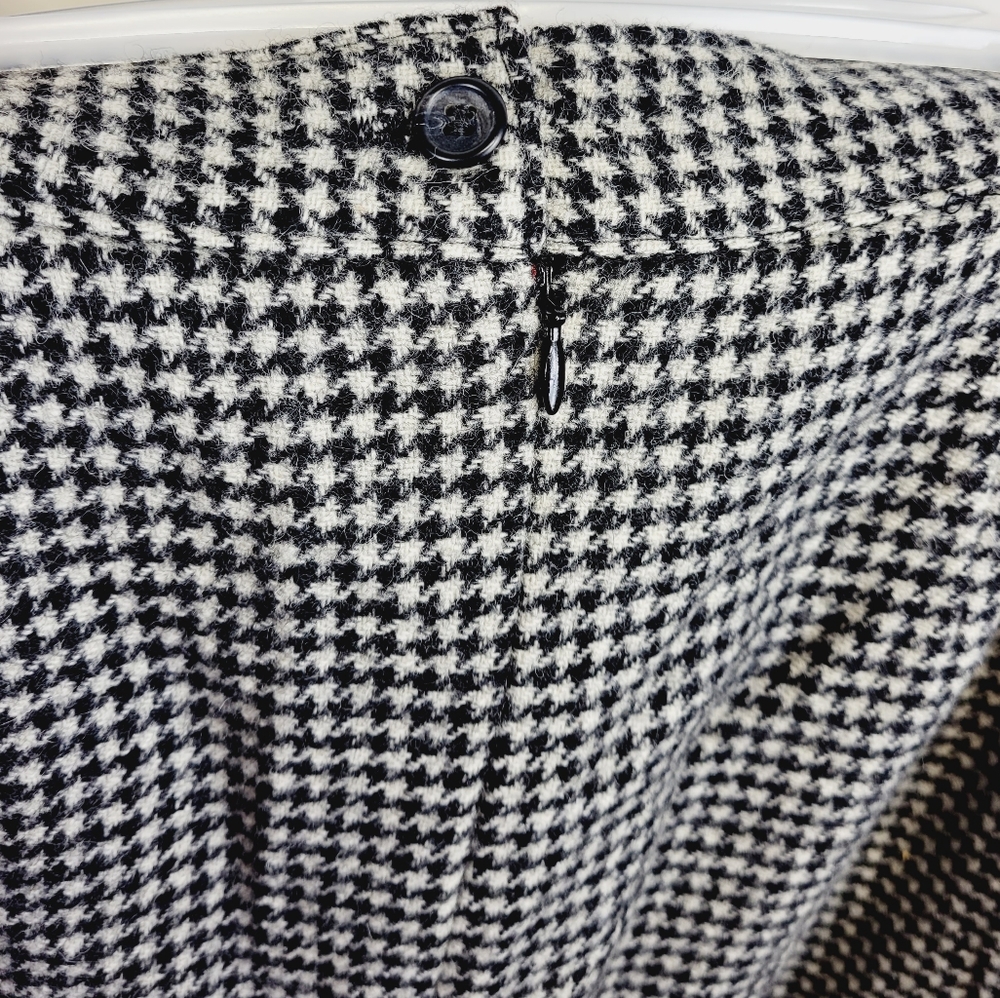 SEE NEW LISTING J.Crew 100% Wool Skirt Black Houndstooth Pattern Womens Black - Picture 4 of 6